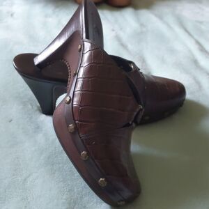 COLE HAAN  women's shoes size D20942. 9B brown color